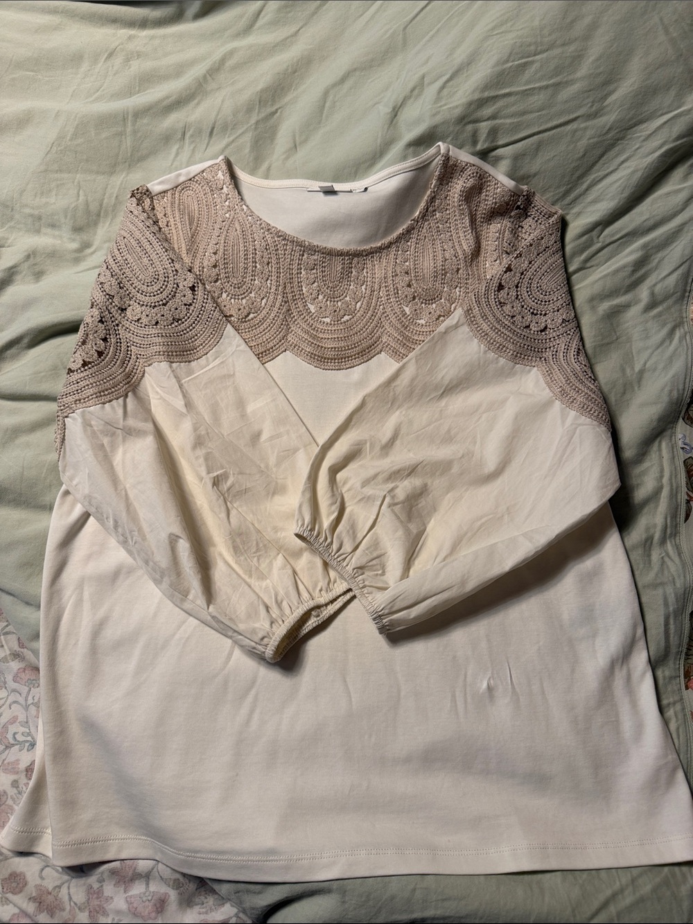 Chico's Cream Top with Taupe Crochet Yoke, xl (3)